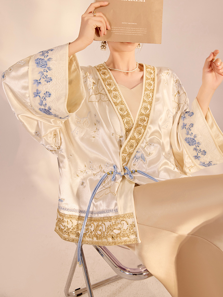 Embroidery Knit - جاكيت نسائي فاخر جديد لربيع 2026
