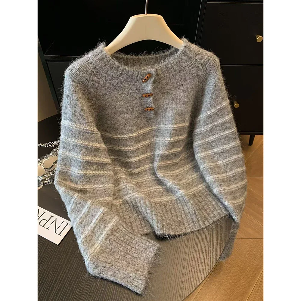 Embroidery Knit - سترة نسائية مخططة من الصوف والكشمير