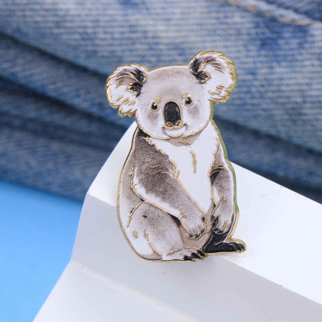Embroidery Australia - دبوس زينة معدني مطلي بالمينا بتصميم