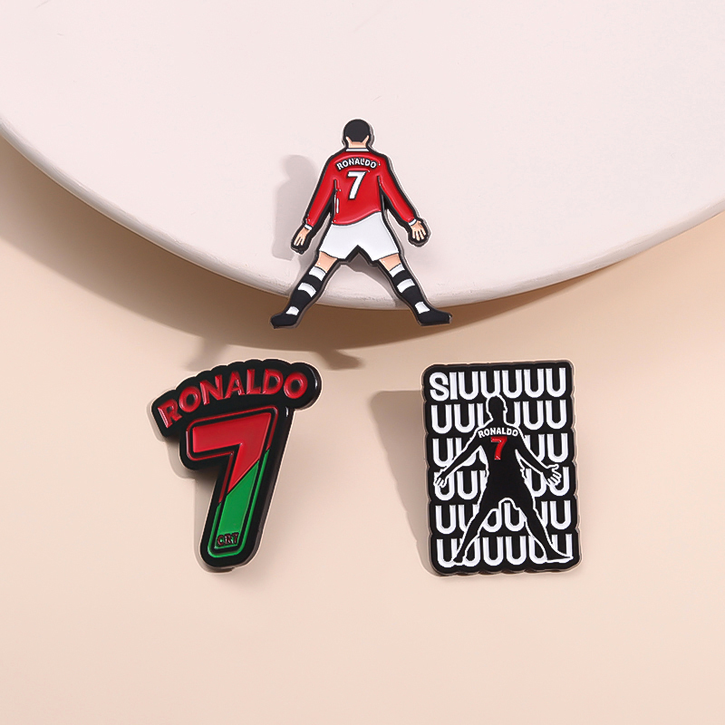 Embroidery Initials - دبابيس المينا لشخصية لاعب كرة القدم