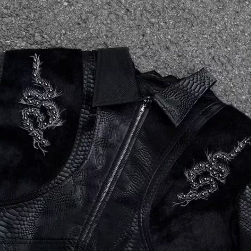 جاكيت رجالي أسود بنقشة جلد الث - مراجعة Embroidery Gothic وسعره