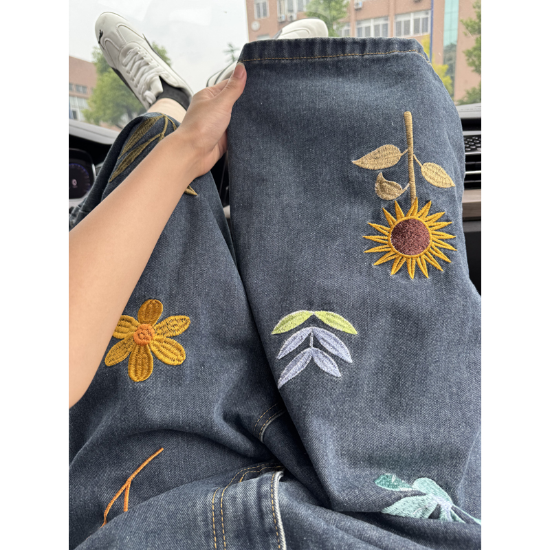 شورت جينز للجنسين بتطريز زهور  - مراجعة Embroidery Jeans وسعره