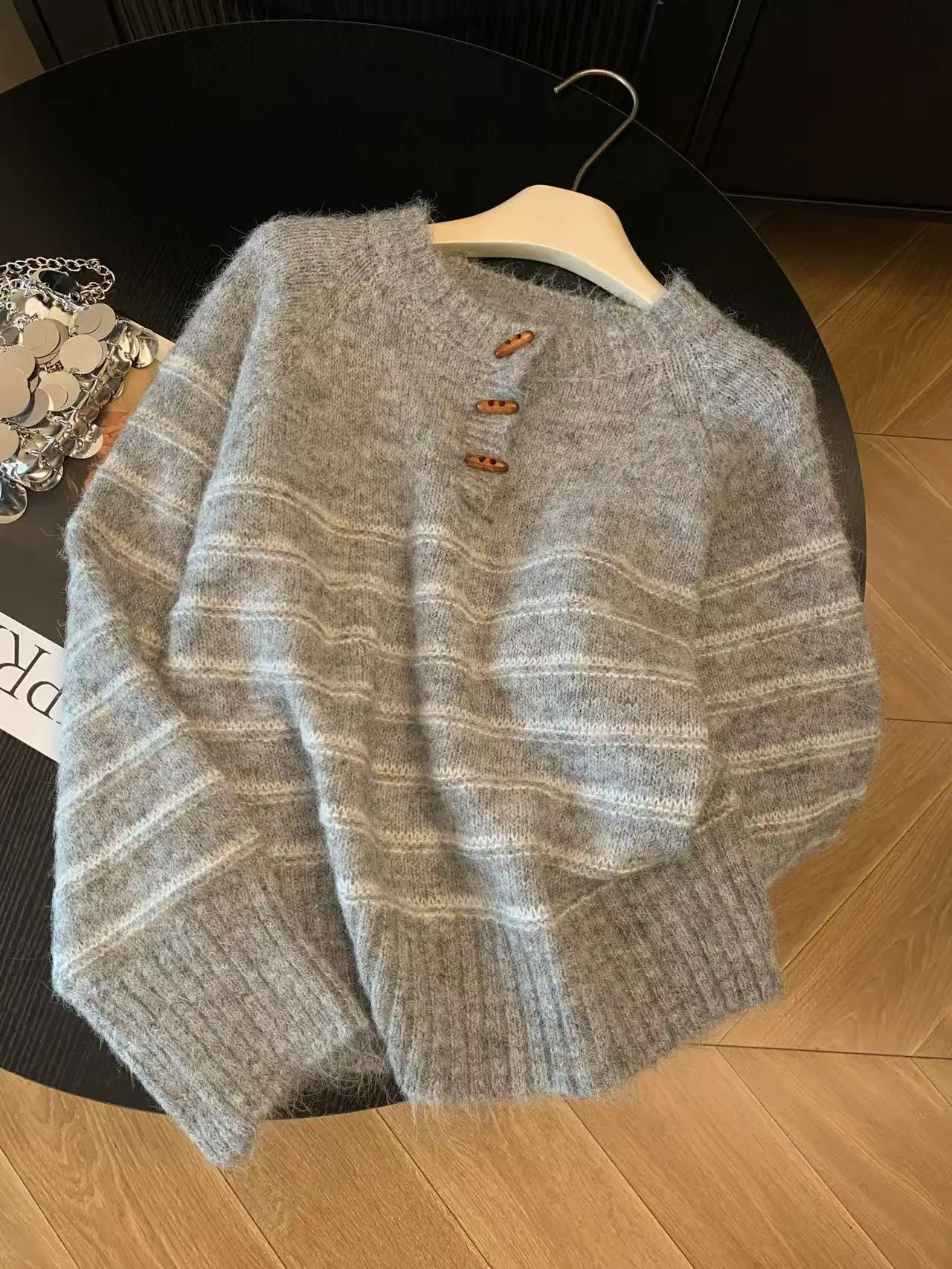 سترة نسائية مخططة من الصوف وال - مراجعة Embroidery Knit وسعره
