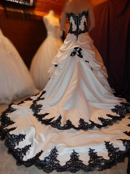 فستان زفاف عتيق الطراز، فساتين - مراجعة Embroidery Gothic وسعره